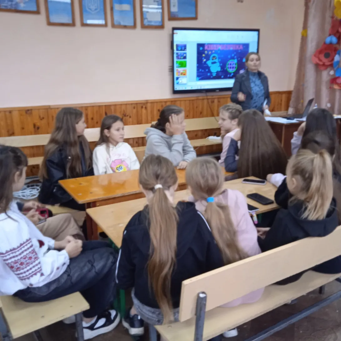 Проведено командну гру-змагання "Кібербезпека". Захід мав на меті перевірити та поглибити знання ліцеїстів щодо сучасних загроз у мережі.