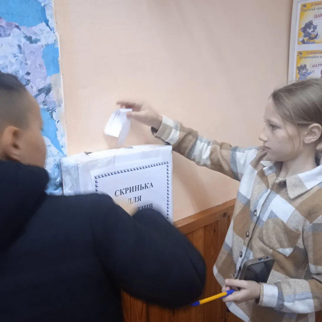 Голосування в Більському ліцеї за голову учнівського самоврядування.